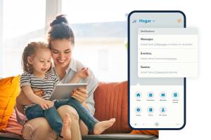 Madre e hija leyendo contenido en una tableta digital