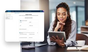 Abogada mirando a su cuenta profesional de OurFamilyWizard